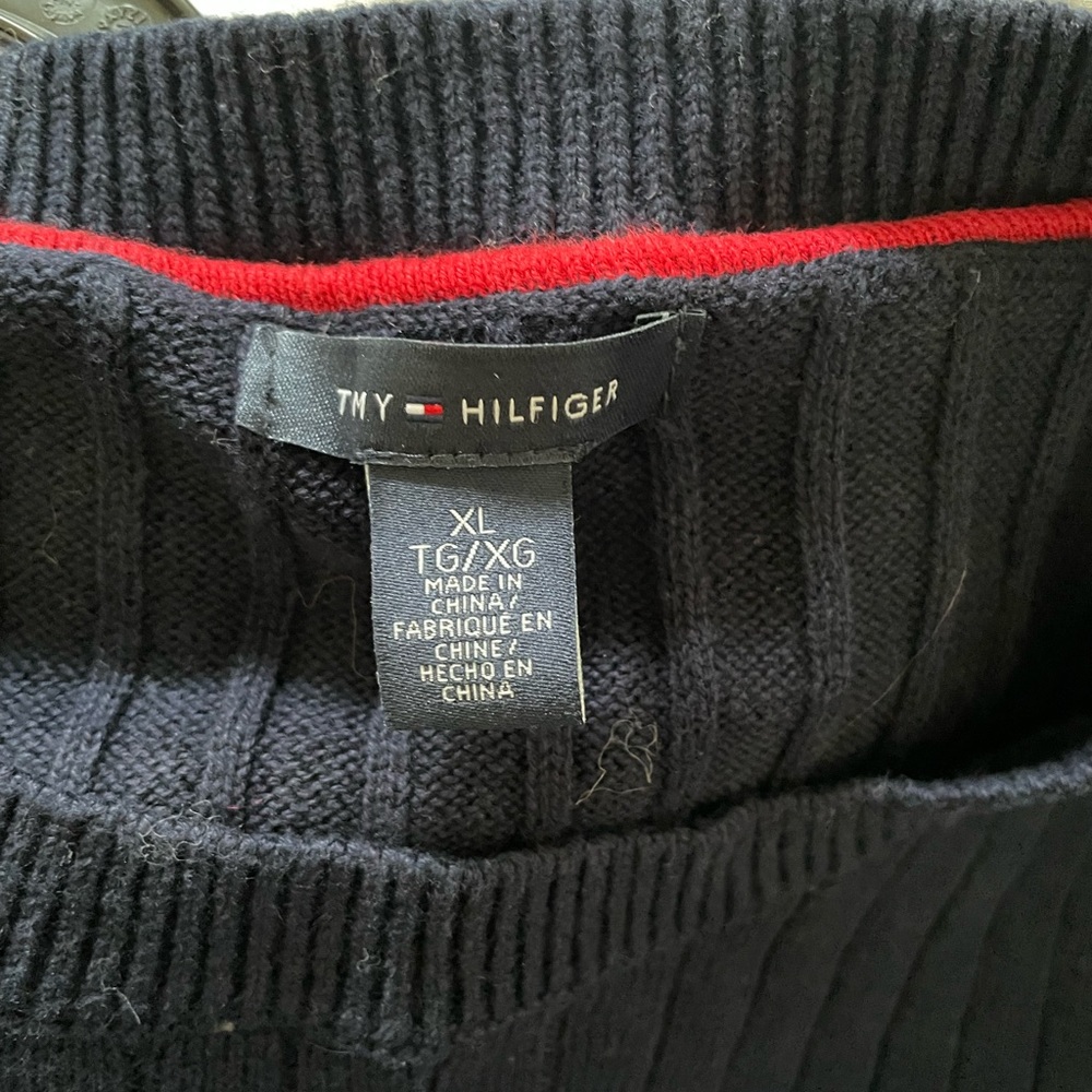 Tommy Hilfiger “H” long sleeve cable knit crew sweater size XLarge in navy. NWT - Picture 4 of 8